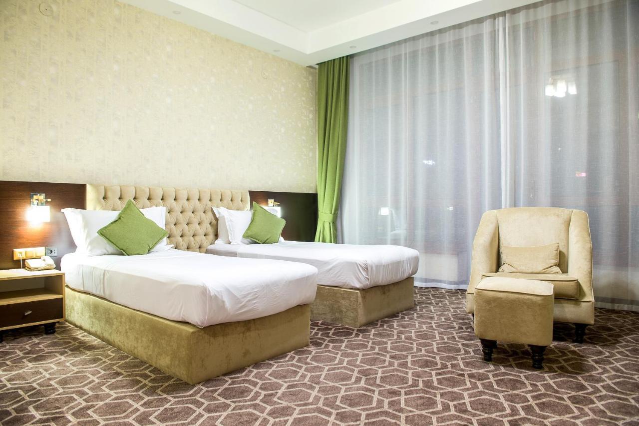 Megapolis Hotel Šymkent Exteriér fotografie
