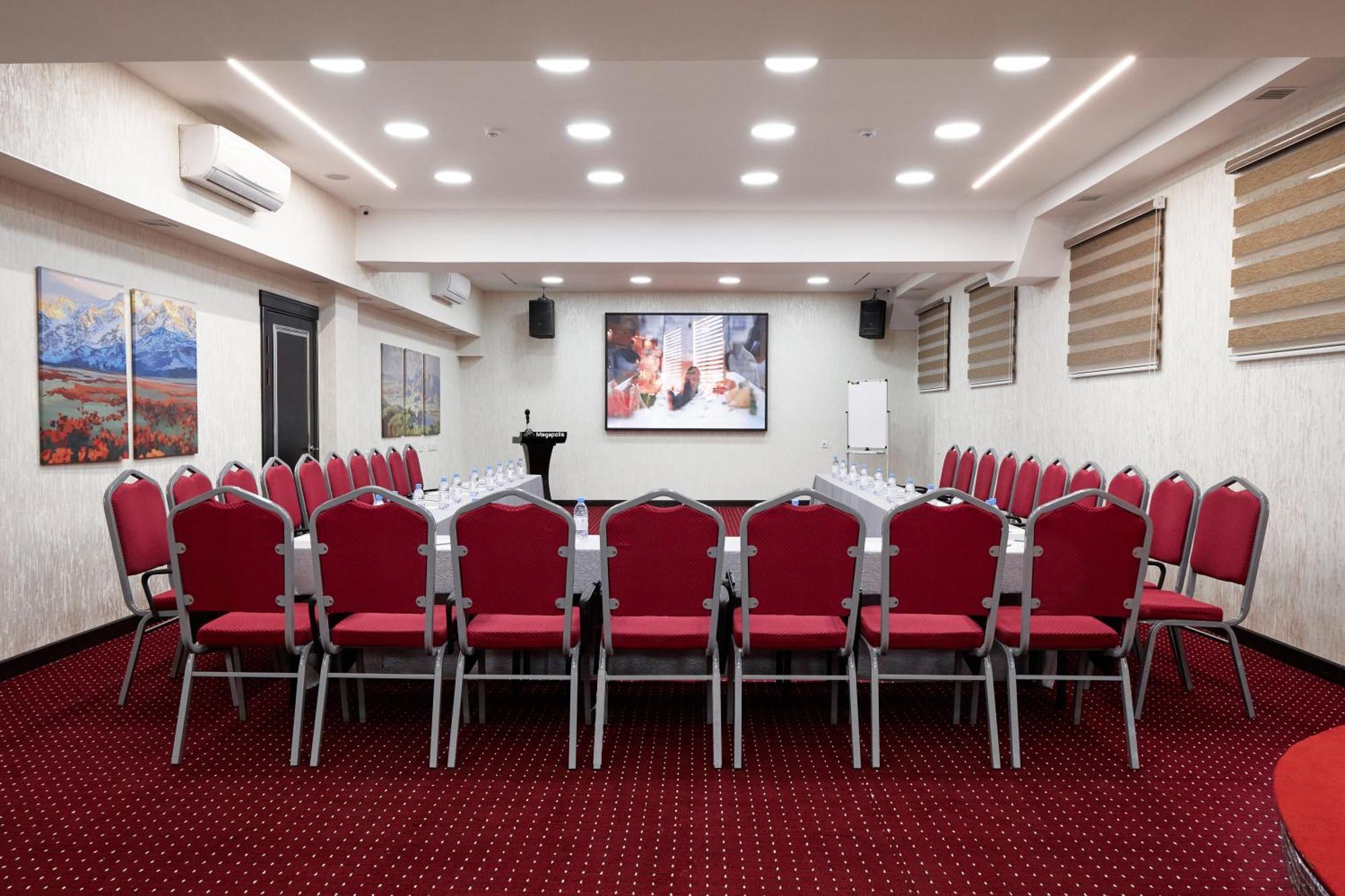 Megapolis Hotel Šymkent Exteriér fotografie