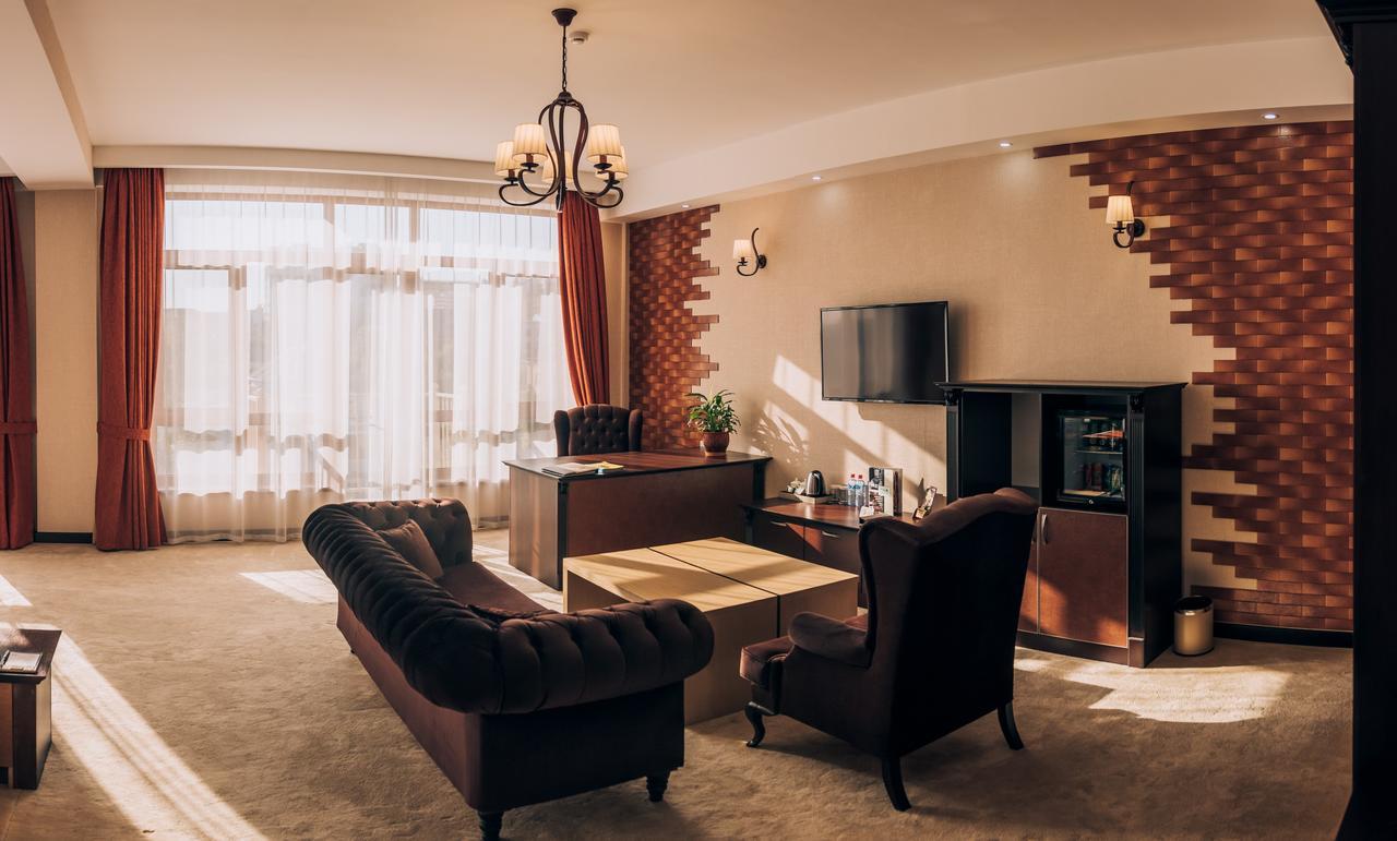 Megapolis Hotel Šymkent Exteriér fotografie