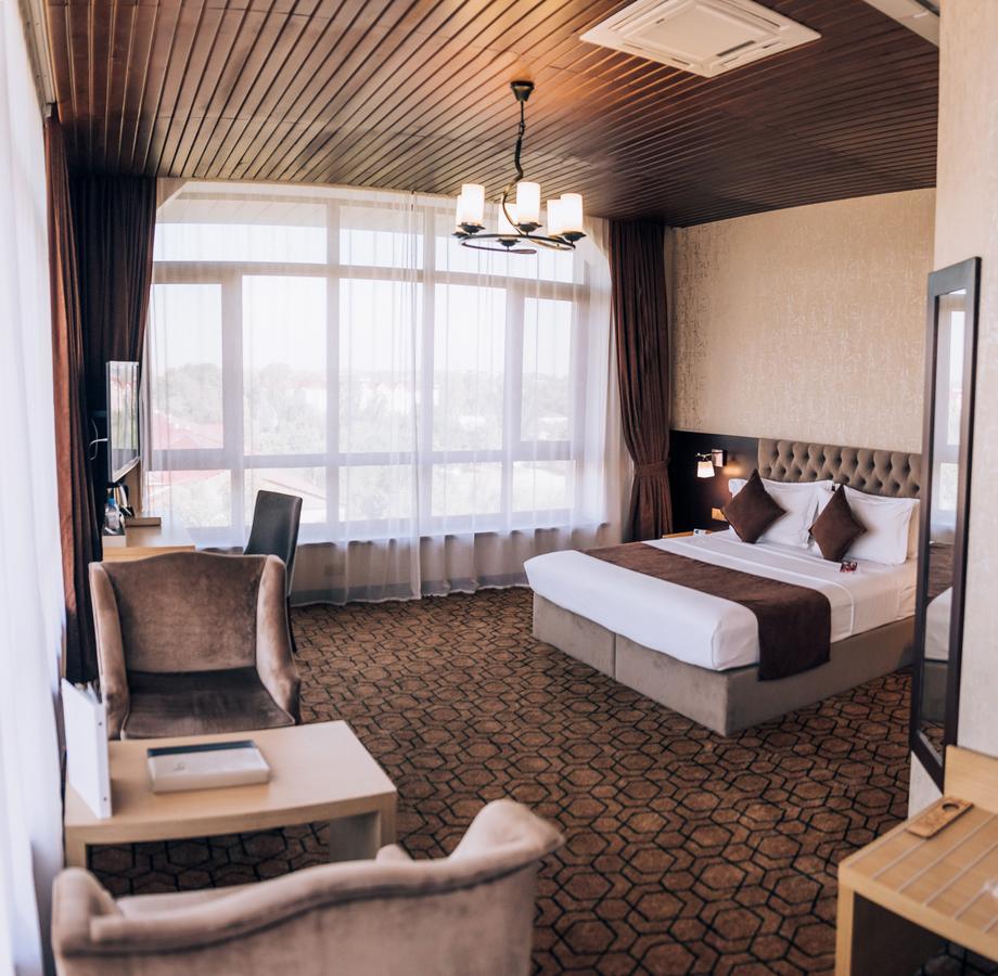 Megapolis Hotel Šymkent Exteriér fotografie