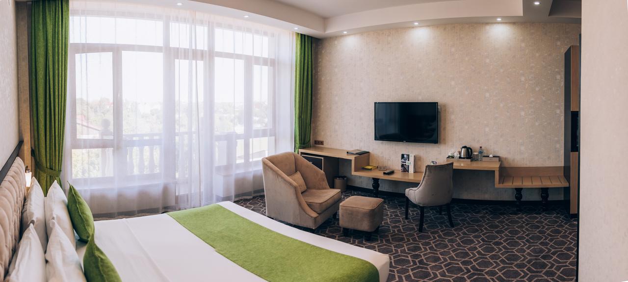 Megapolis Hotel Šymkent Exteriér fotografie