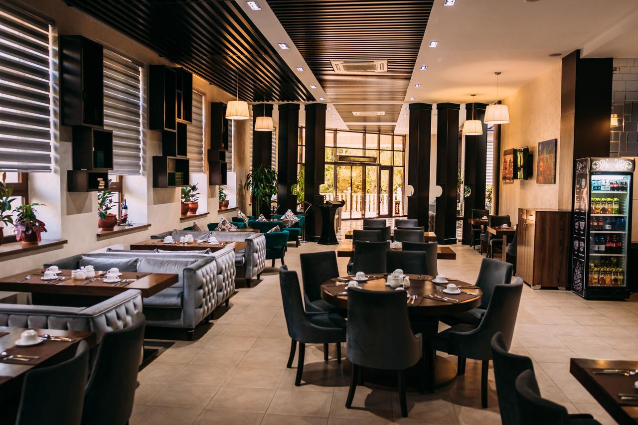 Megapolis Hotel Šymkent Exteriér fotografie