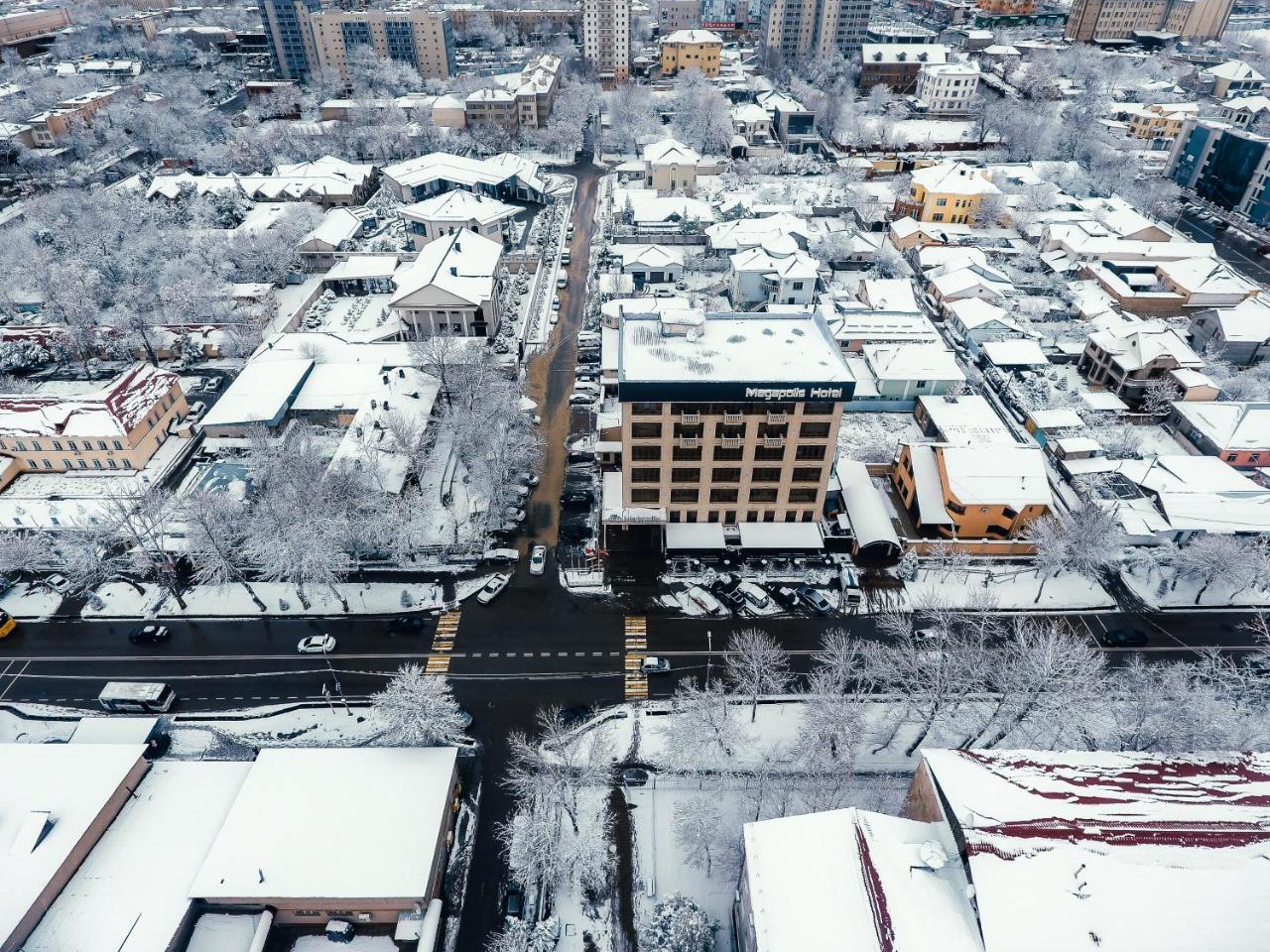 Megapolis Hotel Šymkent Exteriér fotografie