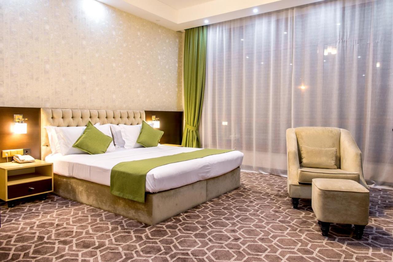 Megapolis Hotel Šymkent Exteriér fotografie