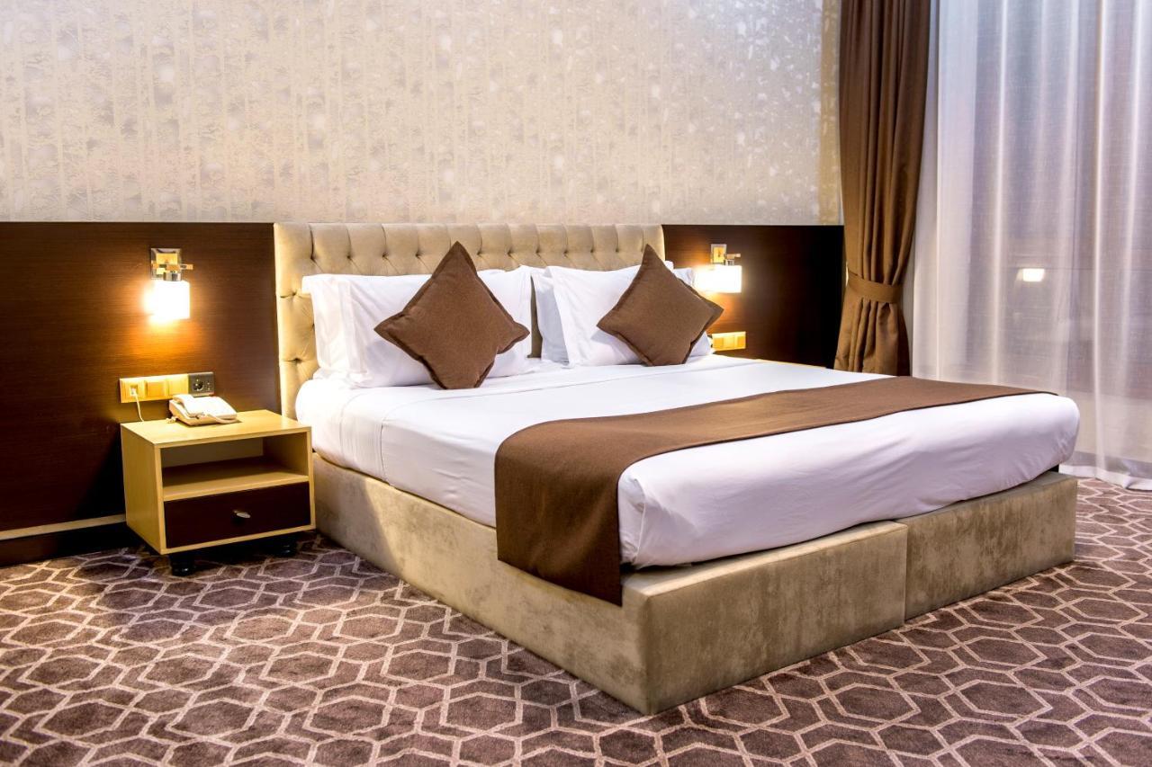 Megapolis Hotel Šymkent Exteriér fotografie